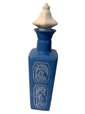 Vintage 1965 Jim Beam Blue White Milk Glass Whiskey Decanter shepherd dog design